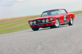 Ford Mustang Competition Coupé (1964) - als Lot 279 an der Goodwood Revival Versteigerung von Bonhams am 9. September 2017