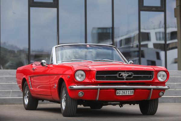 Ford Mustang Convertible (1965) - Der Klassiker: ein frühes Cabriolet in Rot - 8. Mustang & Shelby Meeting 2024