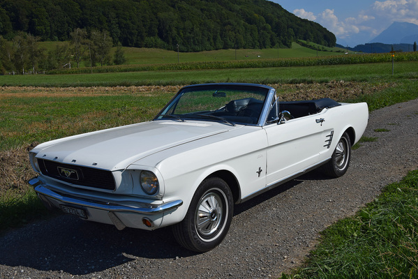 Ford Mustang Convertible (1966) - angeboten an der Versteigerung der Oldtimer Galerie in Toffen am 28. November 2015