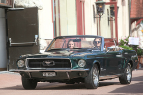 Ford Mustang Convertible (1967) - in Dunkelgrün - Albisgütli Classic Cars & Bikes August 2022