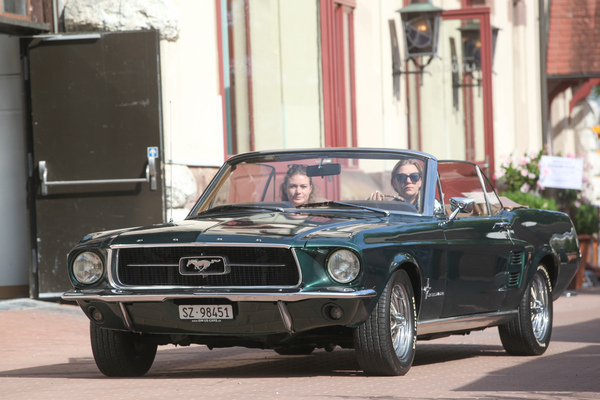 Ford Mustang Convertible (1967) - in Dunkelgrün - Albisgütli Classic Cars & Bikes August 2022