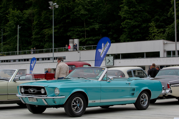 Ford Mustang Convertible - offen und in herrlicher Farbgebung (Dolder Classics Mai 2018)