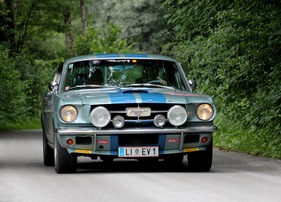 Ford Mustang Fastback (1965) - an der Ennstal Classic 2011 (EP4 158)