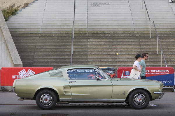 Ford Mustang Fastback (1968) - vor der Arena - Old Wheels Biel-Bienne 2025