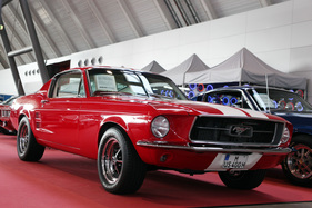 Ford Mustang Fastback 2+2 (1967) - mit brachialem V8 und 600 PS für Euro 89'950 angeboten - Retro Classics Stuttgart 2014