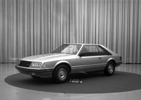 Ford Mustang Fox (1976) - das Siegerdesign für den Fastback, aber noch nicht ganz der Serie entsprechend