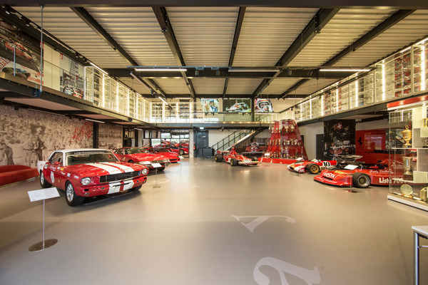 Bild: Ford Mustang GT (1965) - Im "Clay Regazzoni Honor Room" der Autobau-Erlebniswelt