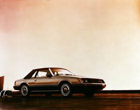 Ford Mustang Ghia (1981) - trotz V8 nur 115 PS wegen Abgasvorschriften