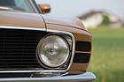Ford Mustang Grande (1970) - Einzelscheinwerfer und Lufteinlässe vorne am Bug