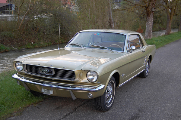 Ford Mustang Hardtop Coupé (1966) - angeboten an der Versteigerung der Oldtimer Galerie in Toffen am 26. April 2014
