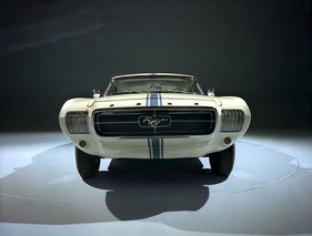 Ford Mustang II Concept (1963) - bei diesem öffentlich gezeigten Wagen tauchte erstmals das Pony auf