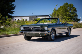 Ford Mustang K-Code Convertible (1965) - Lot 229 an der RM/Sotheby's Hershey Versteigerung vom 4./5. Oktober 2023