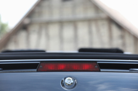 Geschickt in den Abschlussbügel des Gepäckträgers integriertes Bremslicht