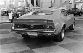 Ford Mustang Mach I am Genfer Automobilsalon 1972 - flach abfallendes Heck beim Mustang