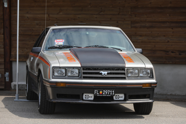 Ford Mustang Pace Car (1979) - Sondermodell in der Farbgebung des Führungsfahrzeugs bei den 500 Meilen von Indianapolis - 8. Mustang & Shelby Meeting 2024