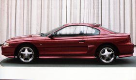 Ford Mustang Prototyp (1991) - nicht alle Details machten es in die Produktion, der Dachspoiler und die seitliche Öffnung wurden weggelassen