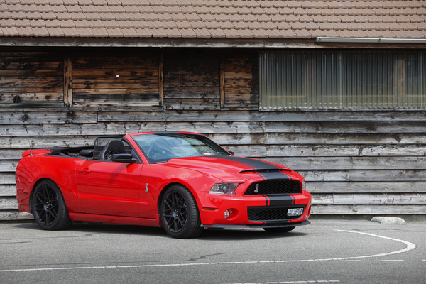 Ford Mustang Shelby GT500 Convertible (2011) - mit Windschott gegen den Fahrtwind von 550 PS - 8. Mustang & Shelby Meeting 2024