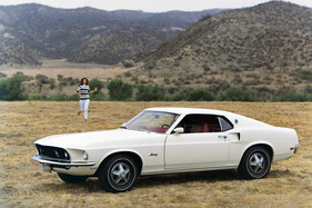 Ford Mustang Sportsroof (1969) - mit Fliessheck und Doppelscheinwerfern