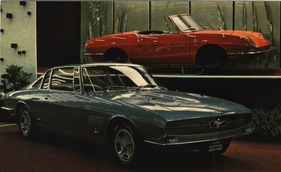 Ford Mustang by Bertone (1965) - auf Automobilsalon von Paris 1965 Ford Mustang by Bertone (1965) - auf Automobilsalon von Paris 1965