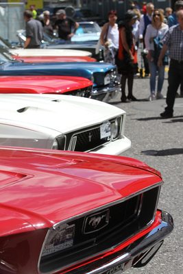 Ford Mustang in Reih' und Glied - Oldtimer in Obwalden (O-iO) 2019
