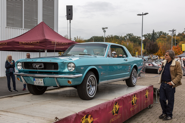 Ford Mustang – mit Geländefahrwerk – Retro-Saisonabschluss 2024