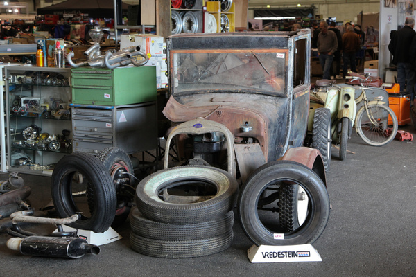 Bild: Ford Oldtimer zum Aufbereiten - vielleicht wird ein Hot Rod daraus - OTM Fribourg 2018