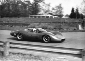 Ford P68 F3L (1968) - Graham Hill und Frank Gardener testen den neuen Prototypen für Ford England