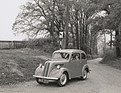 Ford Popular (1954) - Der Popular unterwegs mit Kind auf dem Rücksitz