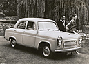 Bild: Ford Prefect (1954) - Dame und Herr, elegant gekleidet