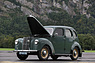Ford Prefect E493A (1950) - die Motorhaube öffnet nach Drehen der Kühlerfigur - am British Car Meeting 2013 in Mollis (© Bruno von Rotz, 2013) Ford Prefect E493A (1950) - die Motorhaube öffnet nach Drehen der Kühlerfigur - am British Car Meeting 2013 in Mollis (© Bruno von Rotz, 2013)