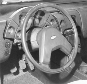 Ford Quicksilver Ghia (1982) - am Genfer Automobilsalon von 1982 - Lenkrad und Armaturenbrett