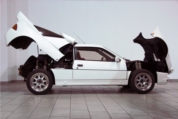 Bild: Ford RS 200 S (1986) - angeboten als Lot 380 an der Versteigerung "Les Grandes Marques du Monde au Grand Palais" von Bonhams am 6. Februar 2014