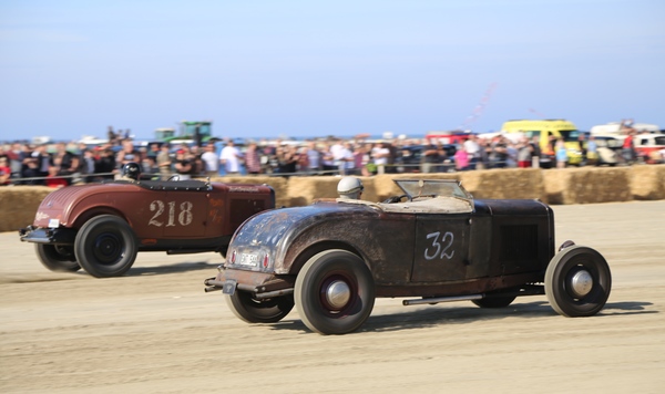 Bild: Ford Roadster (1932) vs. Ford Roadster (1932)