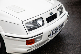 Ford Sierra RS Cosworth (1987) - Lüftungsschlitze in der Motorhaube