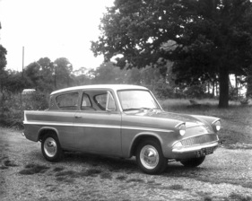 Ford Super Anglia (1963) - optisch waren die Unterschiede von Normal- zur Super-Ausführung gering