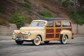 Ford Super DeLuxe Station Wagon (1946) - als Lot 119 an der RM/Sotheby's Arizona Versteigerung am 18. Januar 2018 Ford Super DeLuxe Station Wagon (1946) - als Lot 119 an der RM/Sotheby's Arizona Versteigerung am 18. Januar 2018