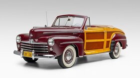 Ford Super DeLuxe "Woodie" Sportsman (1947) - Lot 270 an der Broad Arrow Monterey Jet Center Auction 2025