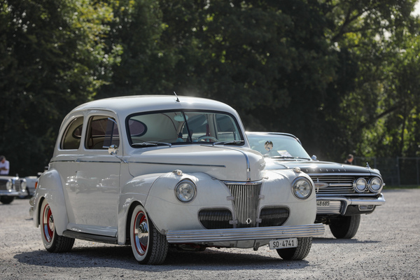 Ford Super de Luxe Tudor Sedan (1941) – Albisgütli Classic Cars & Bikes Oktober 2023