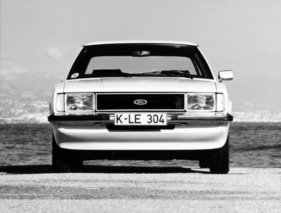 Ford Taunus 1.3 (1976) – Frontblech unterhalb des Stossfängers als Spoiler ausgeformt