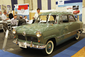 Ford Taunus 12 M (1954) - 247'174 solche Modelle wurden hergestellt, nur wenige haben überlebt - in der Club-Show - Oldtimer- und Teilemarkt Fribourg 2014