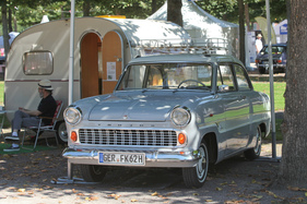 Ford Taunus 12M (1962) - mit amerikanisch anmutendem Äusseren - Classic-Gala Schwetzingen 2021