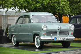 Bild Ford Taunus 12M Weltkugel (1952) - mit Nummer E4 im Concours d'Elégance an der Schloss Bensberg Classics 2015