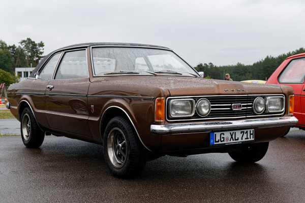 Ford Taunus 1600 GXL (1971) – mit Knudsen-Nase und seltenen Zusatzsscheinwerfern – Oldtimer-Show Berlin 2022