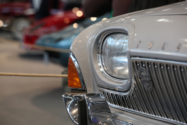 Ford Taunus 17 M 1.5 (1962) - mit charakteristischen Ovalscheinwerfern - Sonderschau "Rivalen" an der Bremen Classic Motorshow 2020