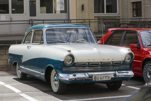 Ford Taunus 17M (1958) – Standard-Ausführung mit dem einfacheren Kühlergrill – Older Classics Mai 2024