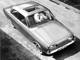 Ford Taunus 17M (1961) - unterwegs im Zweitürer mit Schiebedach