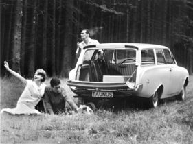 Ford Taunus 17M Turnier (1961) - als man in der Werbung noch rauchen durfte ...