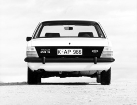 Ford Taunus 2.0 S (1976) – mit schwarzem Heckblech. Alternativ auch als 2.3 S mit V6 zu haben
