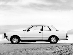 Ford Taunus 2.0 S (1976) – mit seitlichem Zierstreifen und Leichtmetallrädern