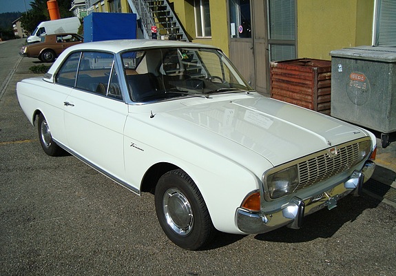 Ford Taunus 20 M Coupé (1965) - angeboten an der "Auktion Classic & Exklusiv Cars" im Salzhaus in Wangen an der Aare am 12./13. Oktober 2012